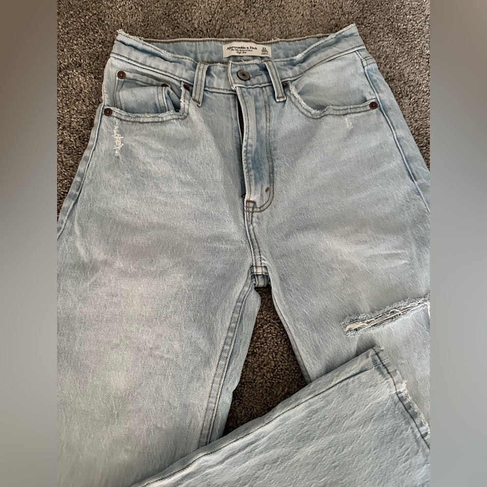 Abercrombie and Fitch high rise 90s relaxed jeans